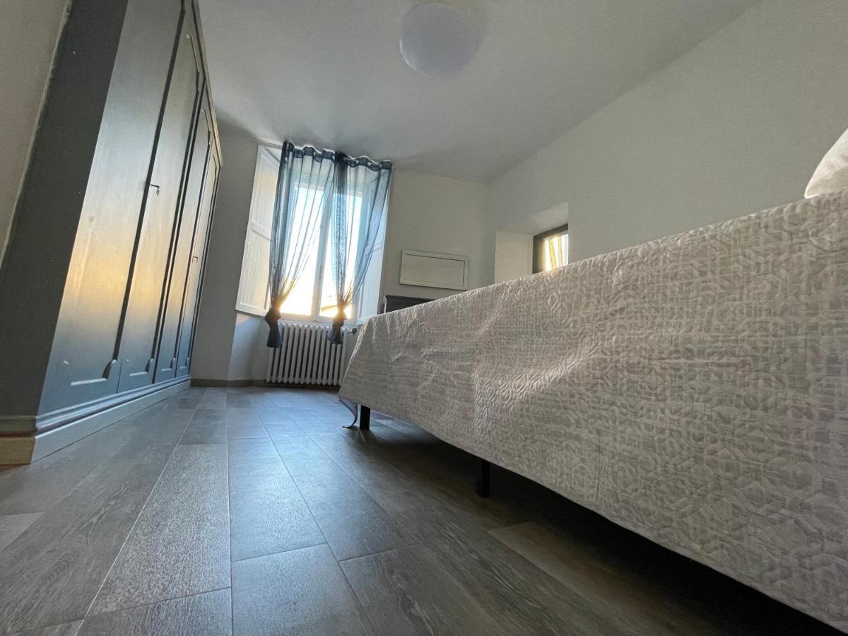 Bhr - Appartamento Dell'Anfiteatro Spoleto Bagian luar foto