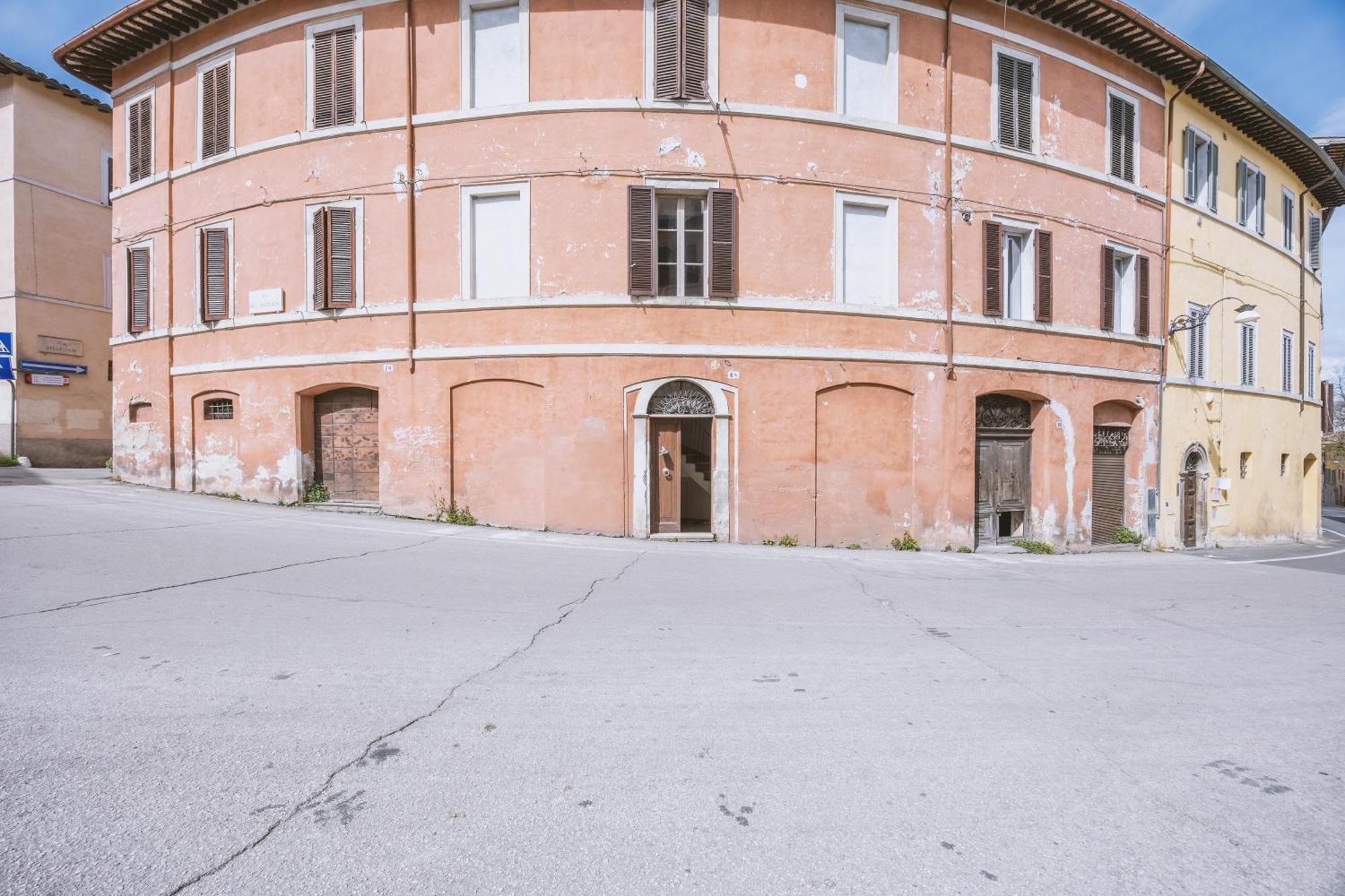 Bhr - Appartamento Dell'Anfiteatro Spoleto Bagian luar foto